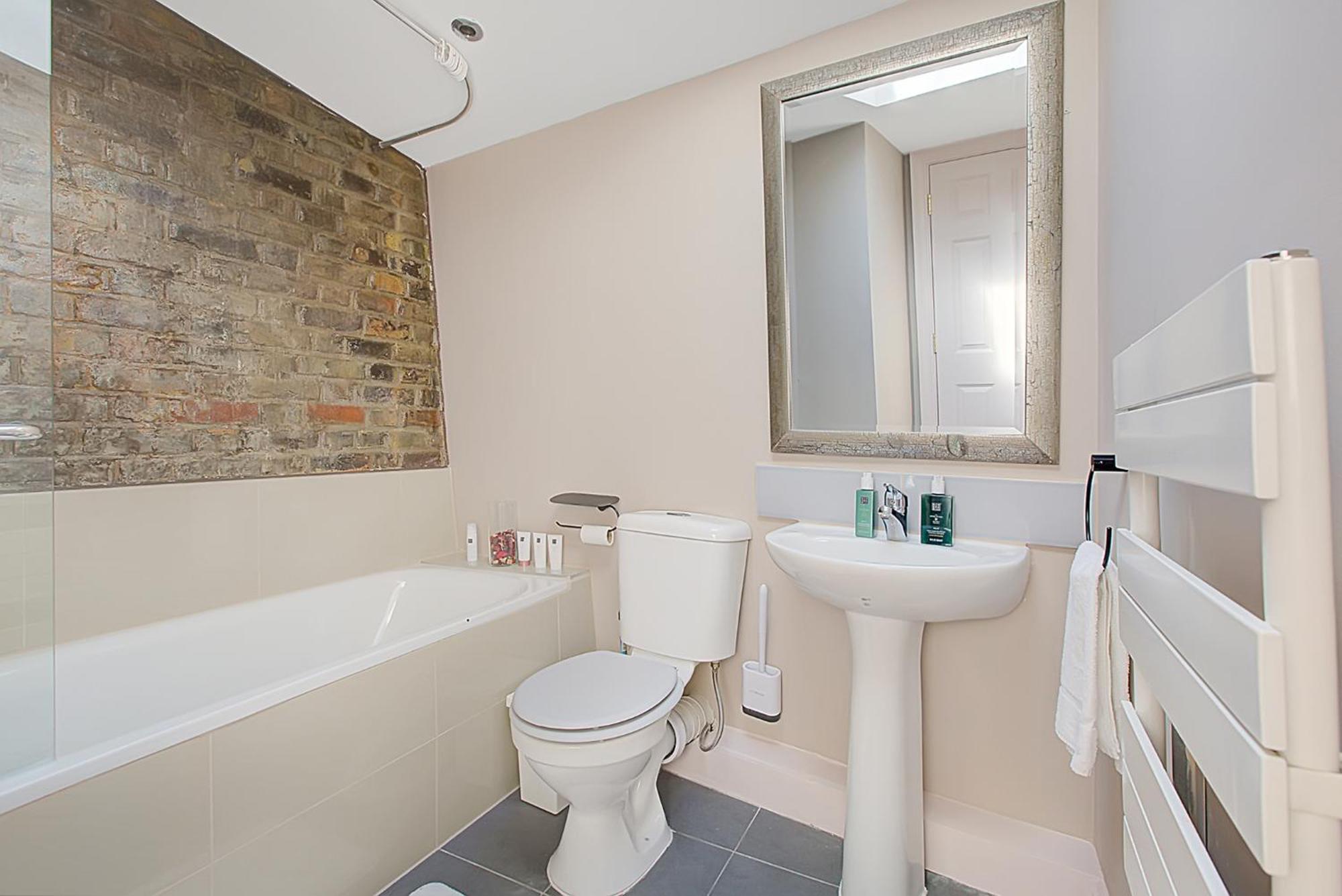 Old Street Iconic Warehouse Style 4 Bedroom 2 Bath House Prime Central London Location מראה חיצוני תמונה